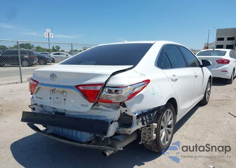 2016 Toyota Camry Xle z USA, uszkodzony, nr VIN 4T1BF1FK4GU574802